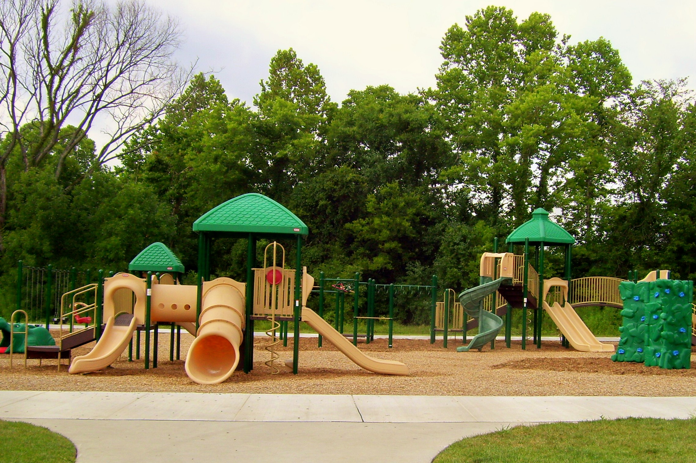 http://brentwood.thefuntimesguide.com/images/blogs/new-brentwood-park-concord-road.jpg