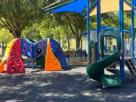 grannywhitepark-playground